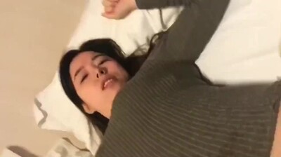 酒店偷情朋友的大胸漂亮女友她承认我操更爽